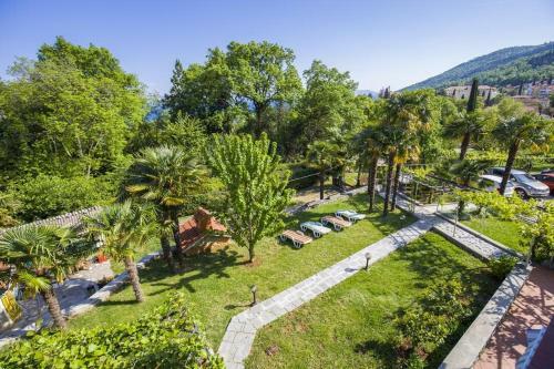 Hostal Apartments & Rooms Ribari?