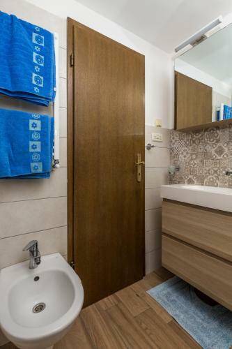 Hostal Apartments & Rooms Ribari?