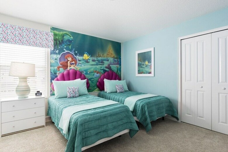 Champions Gate 9048 - Eight Bedroom Pool Home