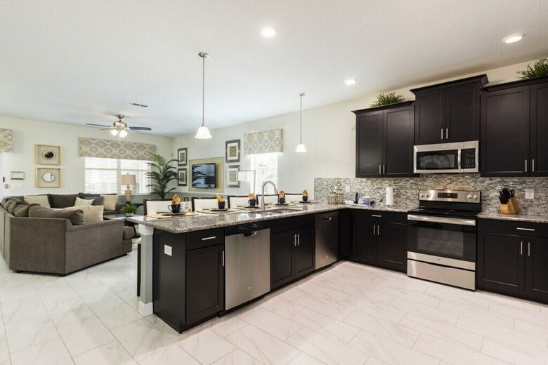 Champions Gate 9048 - Eight Bedroom Pool Home