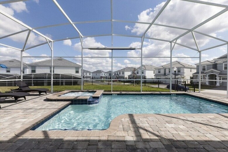 Champions Gate 9048 - Eight Bedroom Pool Home
