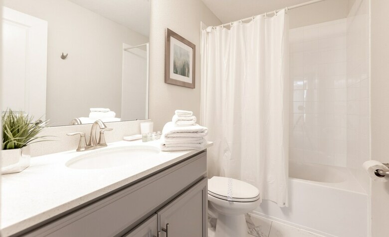 Champions Gate 8837 - Eight Bedroom Pool Home