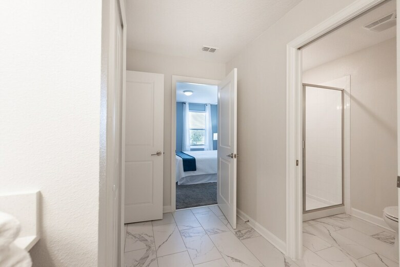 Champions Gate 8837 - Eight Bedroom Pool Home