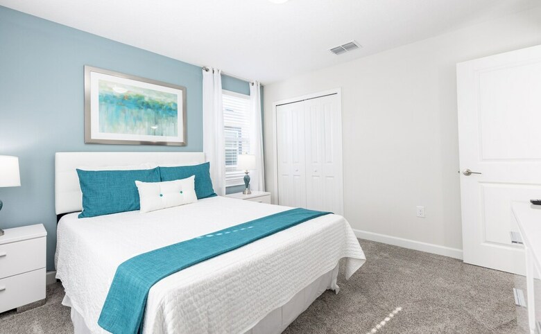 Champions Gate 8837 - Eight Bedroom Pool Home