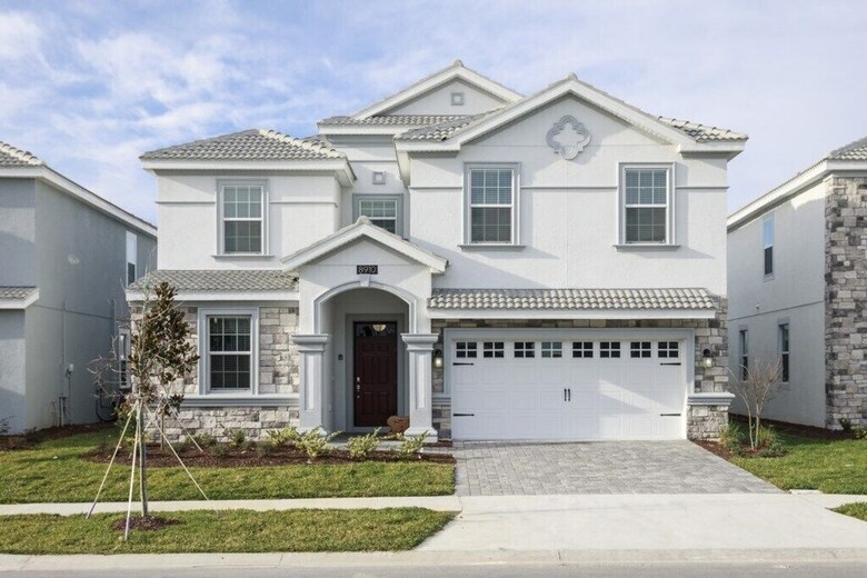 Champions Gate 8910 - Eight Bedroom Pool Home