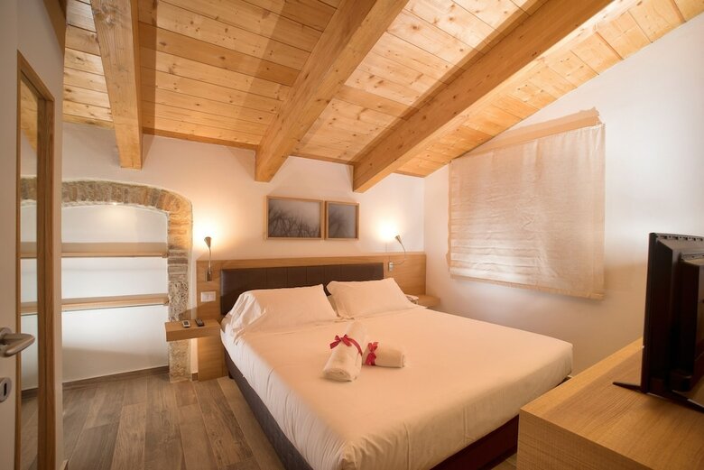Guesia Village Hotel