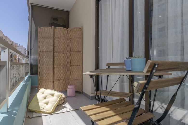 City Center Chic Apartment, Balcony