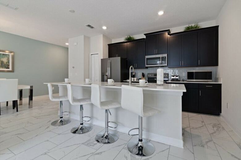 Beautiful 4bd Pool Th, Storey Lake-4815ds