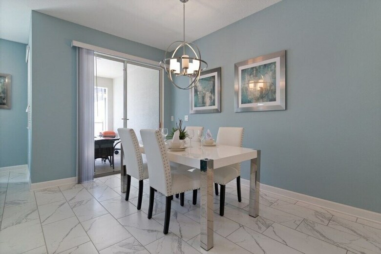 Beautiful 4bd Pool Th, Storey Lake-4815ds