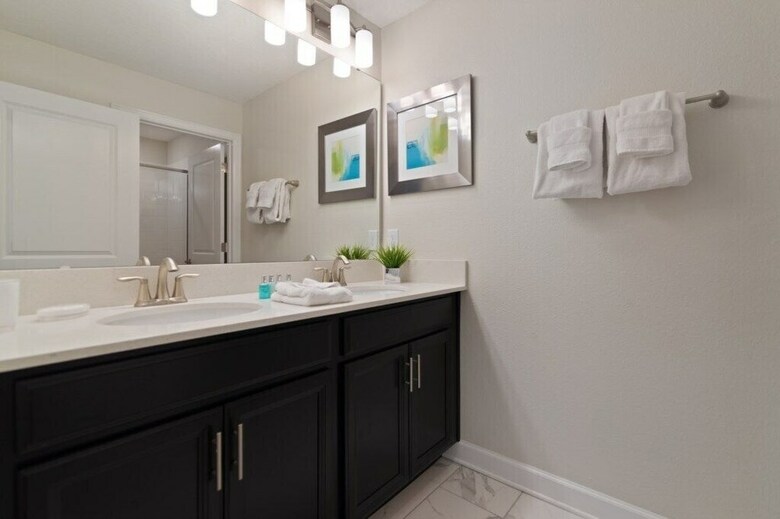 Beautiful 4bd Pool Th, Storey Lake-4815ds