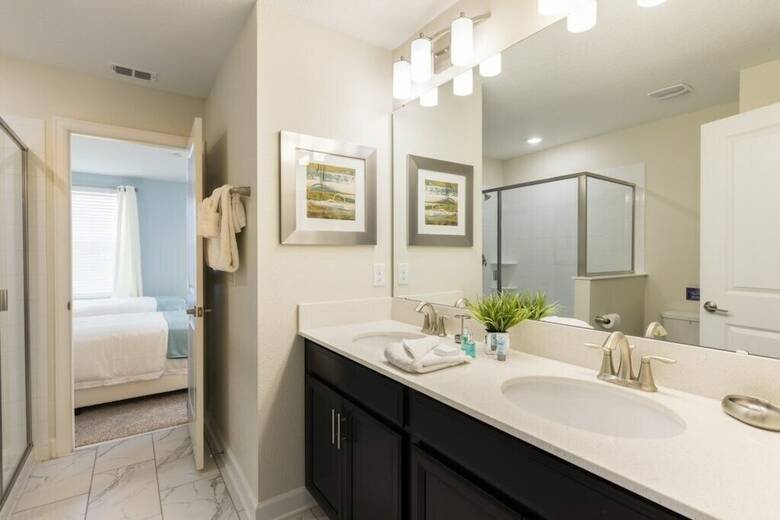 Champions Gate 1654 - Eight Bedroom Pool Home