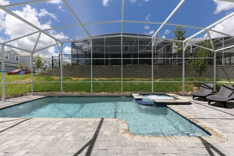 Champions Gate 1598 - Eight Bedroom Pool Home