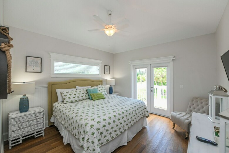 Villa Island Time - East