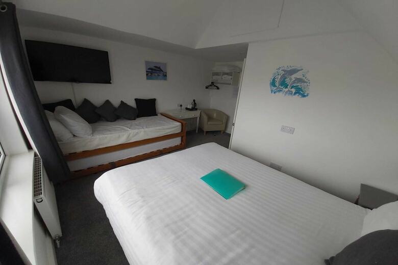 Oyo The Pier Hotel