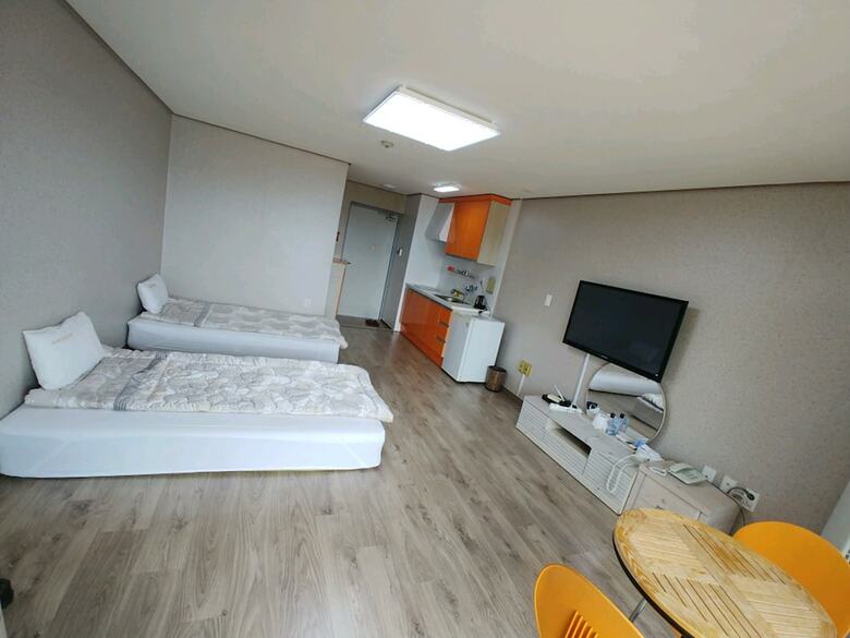 Jeju Evada Pension