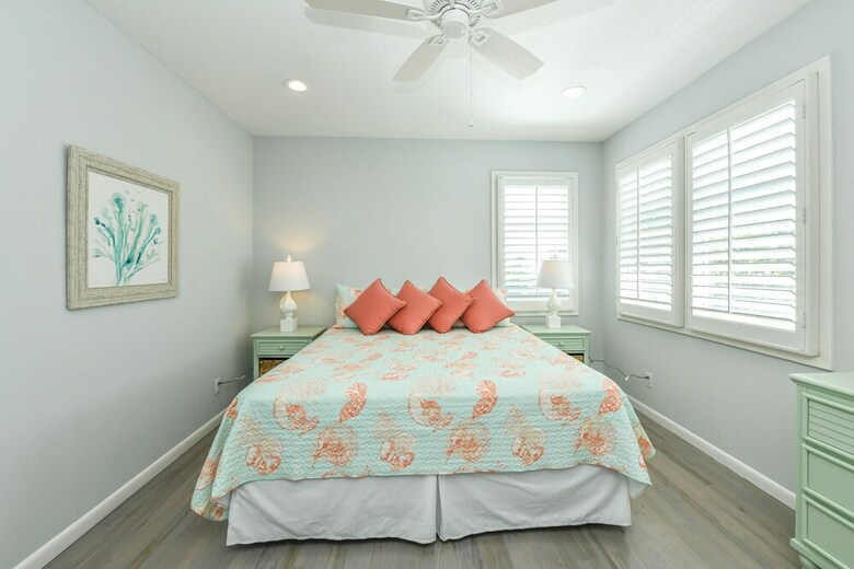 Castaway Cove