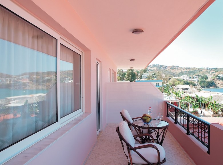 Niriides Beach Hotel