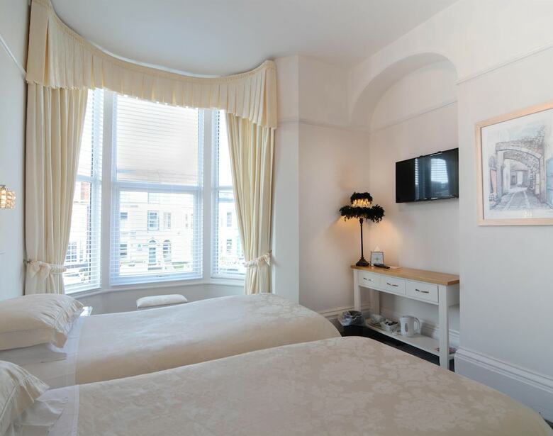 Bed & Breakfast Clifton Villa