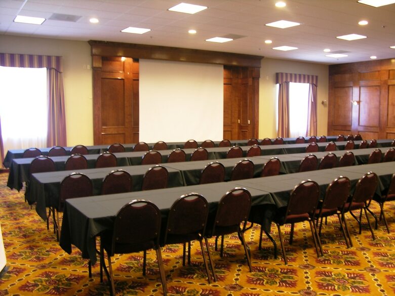 Hotel Ashmore Inn And Suites