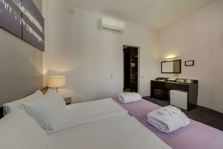 Mary Hotel