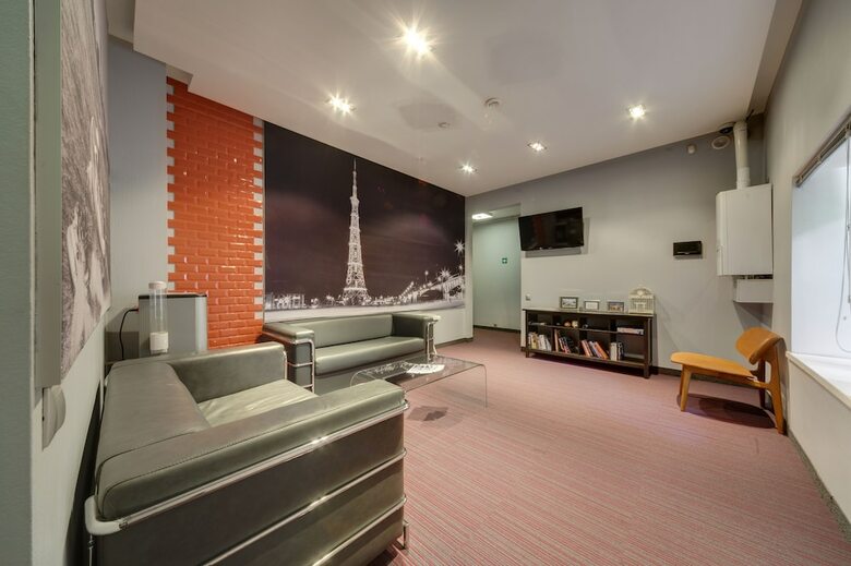 Mary Hotel