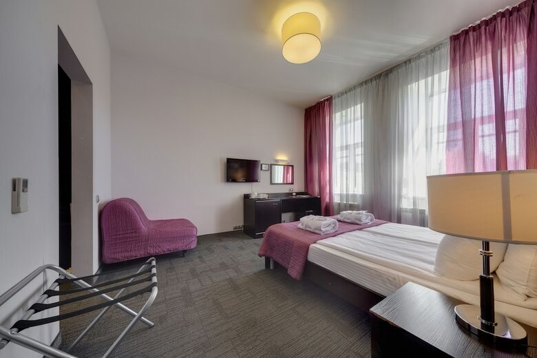 Mary Hotel