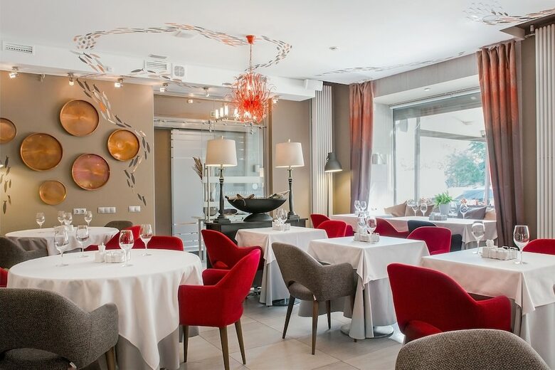 Mary Hotel