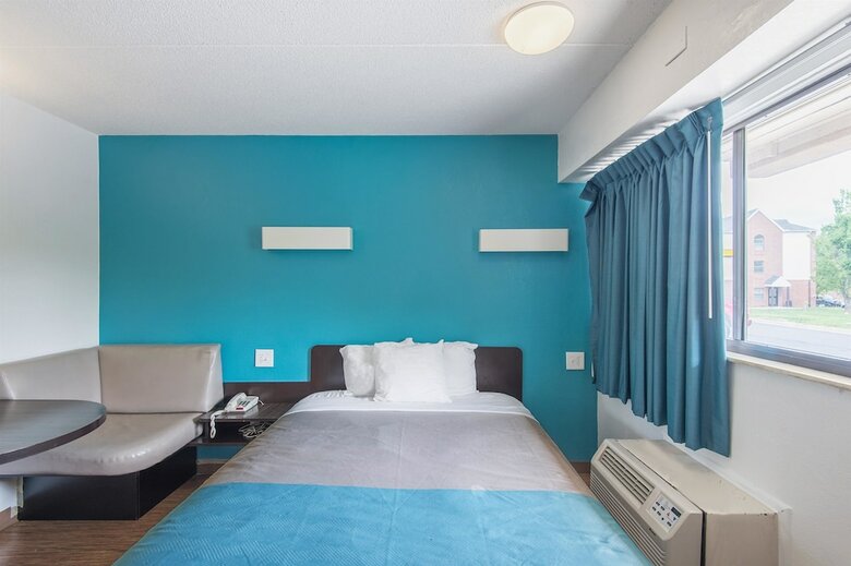 Motel 6 Overland Park, Ks
