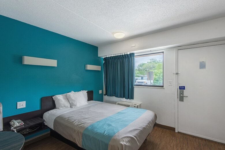 Motel 6 Overland Park, Ks