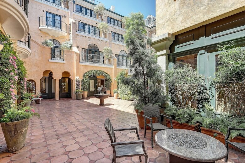 Garden Court Hotel