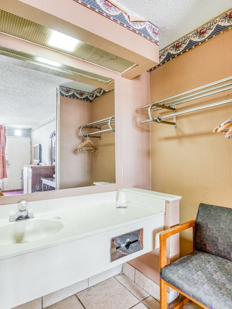 Oyo Hotel Jackson North I-55