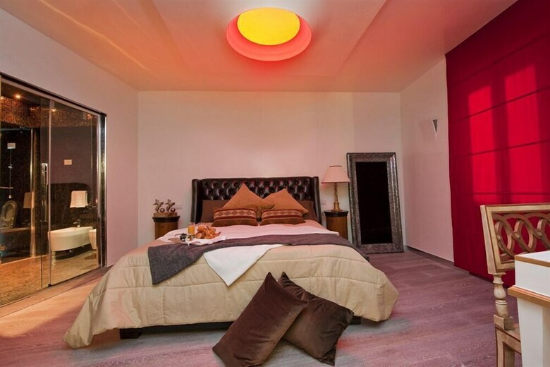 Pantheon Relais