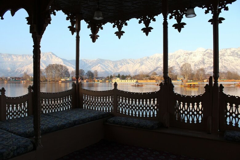 Wangnoo Houseboats
