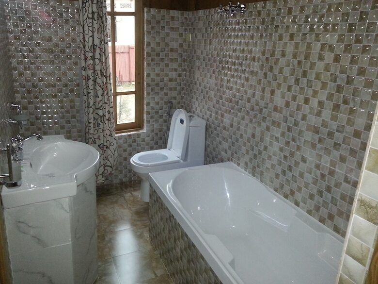Wangnoo Houseboats