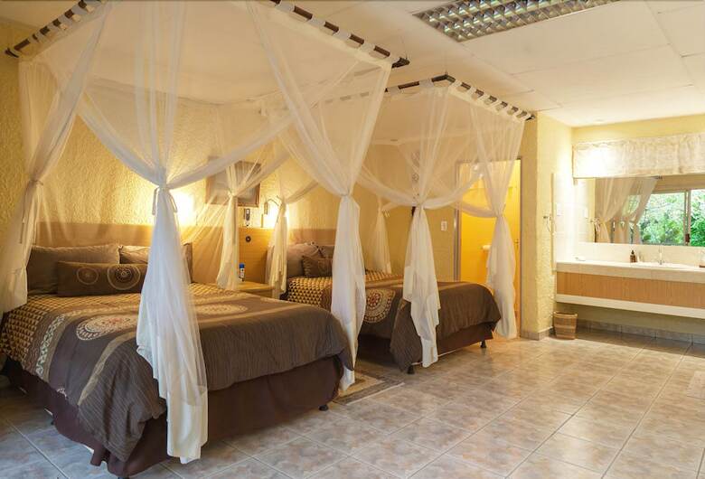 Posada Kunene River Lodge