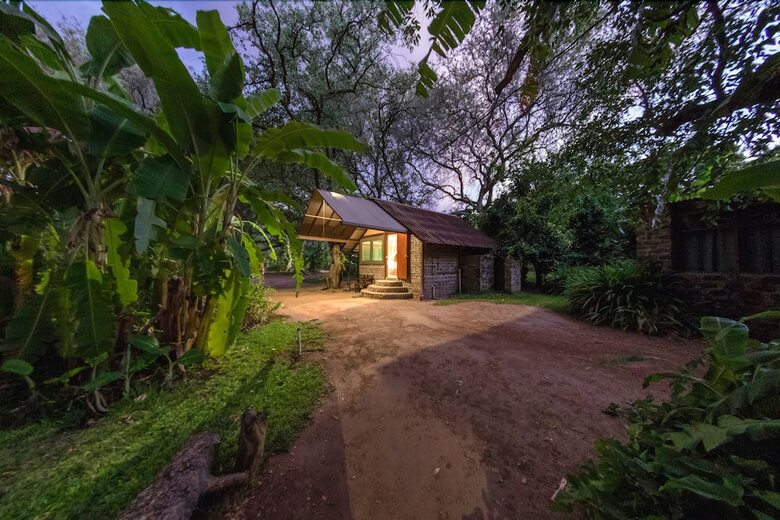 Posada Kunene River Lodge