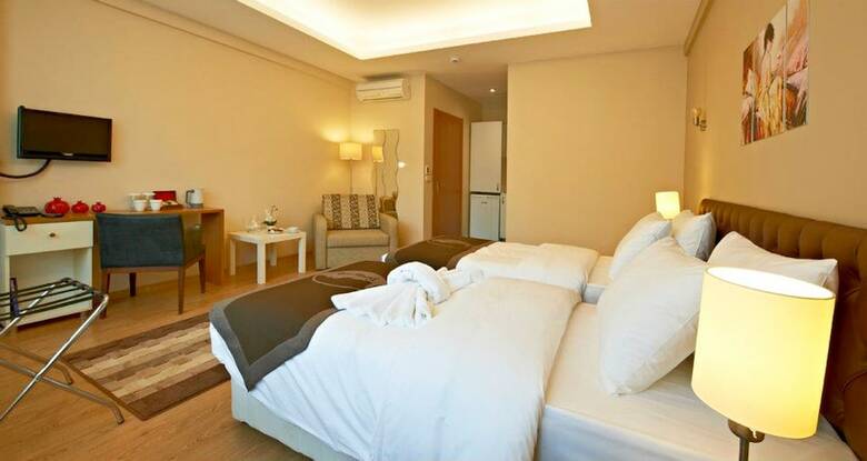 Retropera Hotel