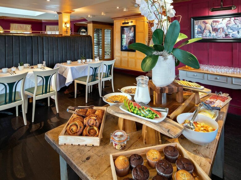 The Mitre Hotel Hampton Court