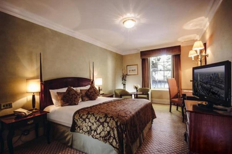 The Mitre Hotel Hampton Court
