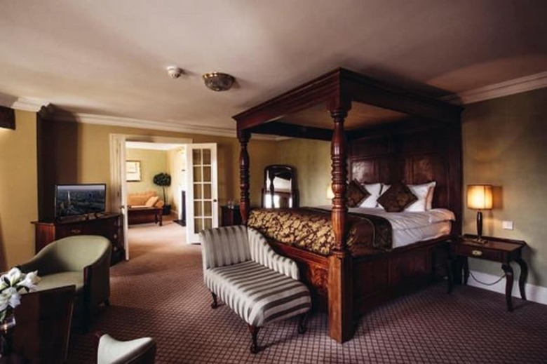 The Mitre Hotel Hampton Court