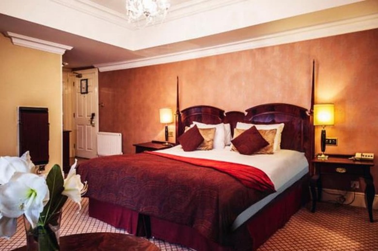 The Mitre Hotel Hampton Court