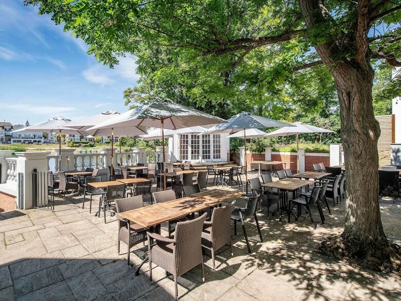 The Mitre Hotel Hampton Court