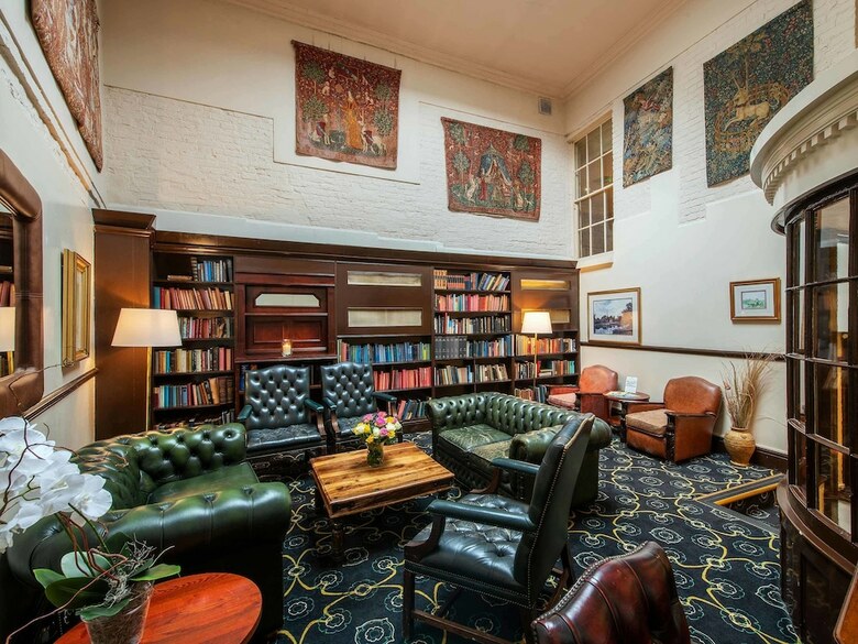 The Mitre Hotel Hampton Court