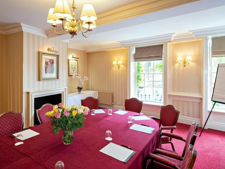 The Mitre Hotel Hampton Court