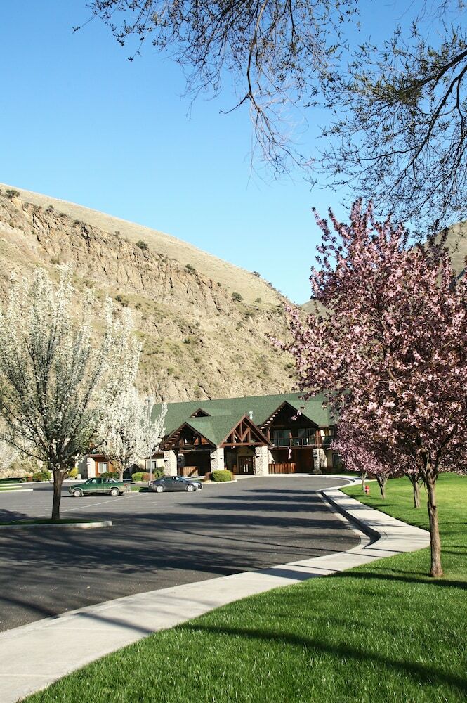 Hotel Salmon Rapids Lodge