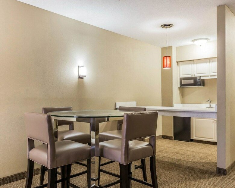 Hotel Comfort Suites At Isle Of Palms Connector