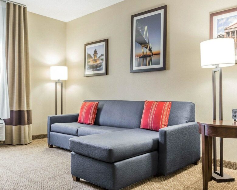 Hotel Comfort Suites At Isle Of Palms Connector
