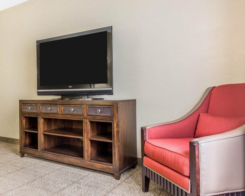 Hotel Comfort Suites At Isle Of Palms Connector