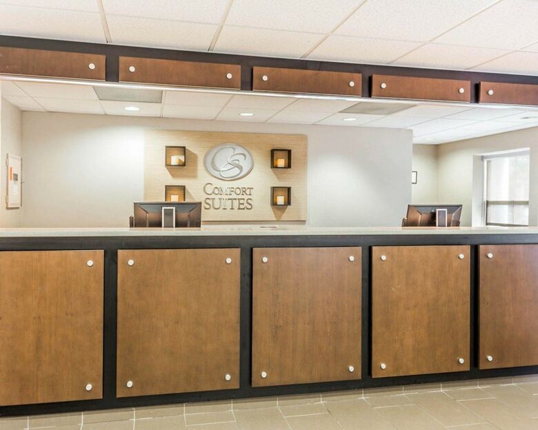 Hotel Comfort Suites At Isle Of Palms Connector