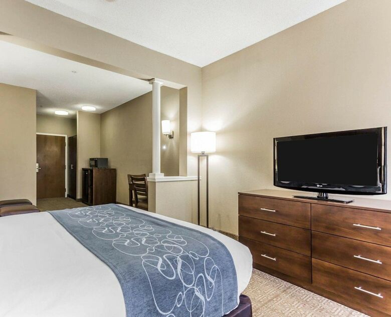 Hotel Comfort Suites At Isle Of Palms Connector